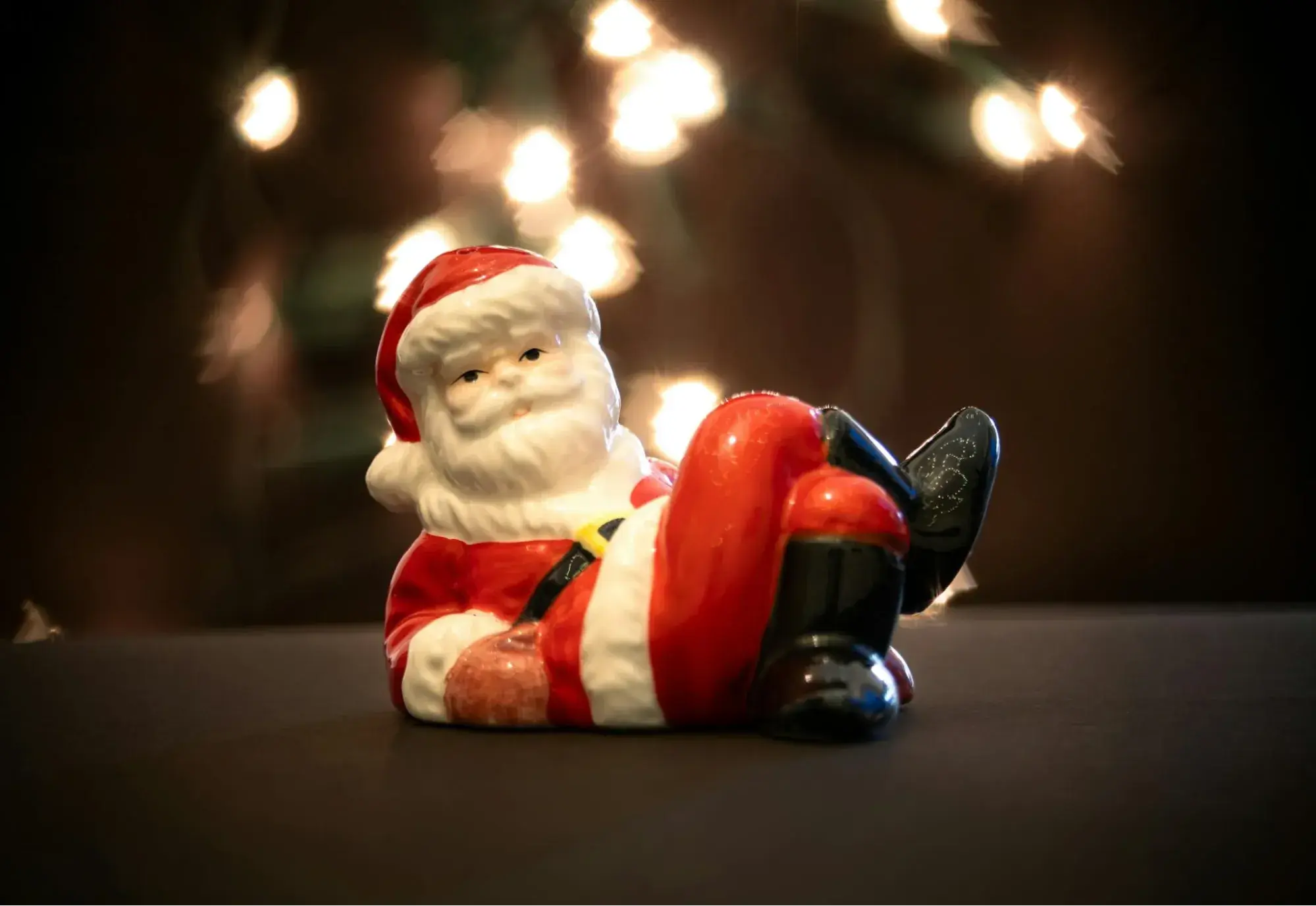 santa zoom backgroundhttps://www.pexels.com/photo/a-figurine-of-santa-claus-sitting-on-a-chair-19459608/