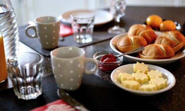 Wake Up to a Revitalizing Breakfast and a Comfortable Home…